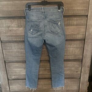 Mother the mid rise dazzler ankle fray sz 27